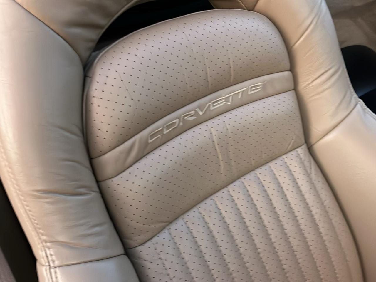 Chevrolet Corvette Coupe 2000