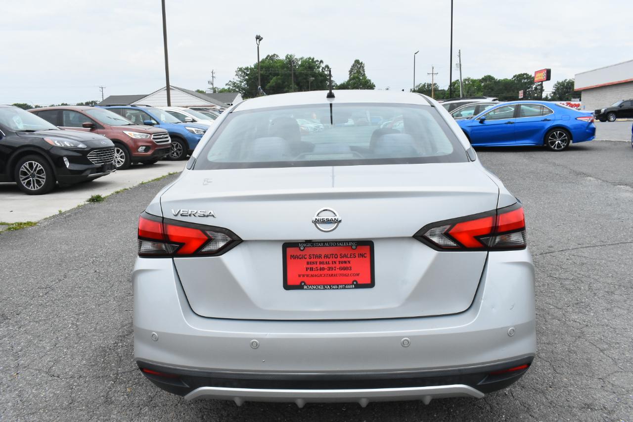 Nissan Versa S CVT 2020