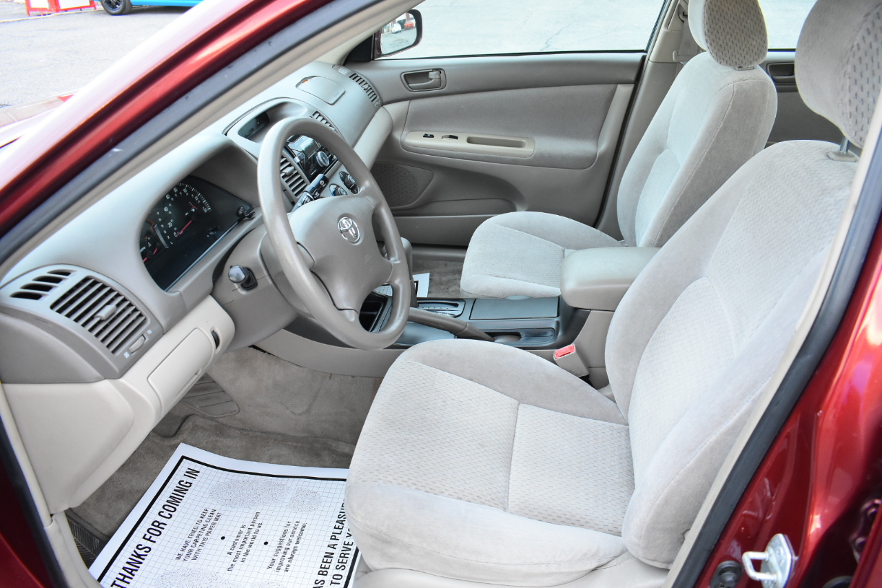 Toyota Camry 4dr Sdn XLE Auto (Natl) 2003