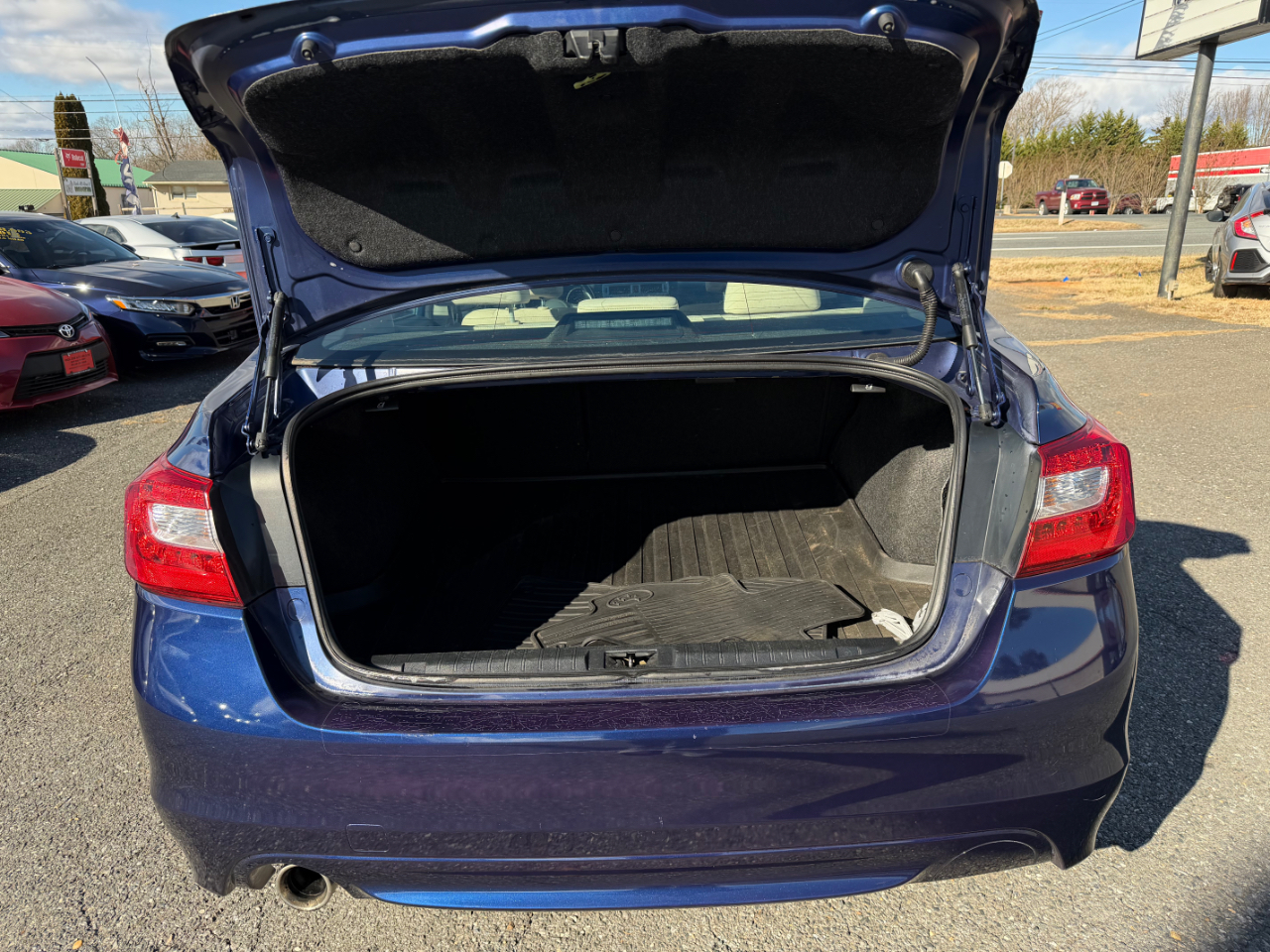 Subaru Legacy 4dr Sdn 2.5i Premium 2015