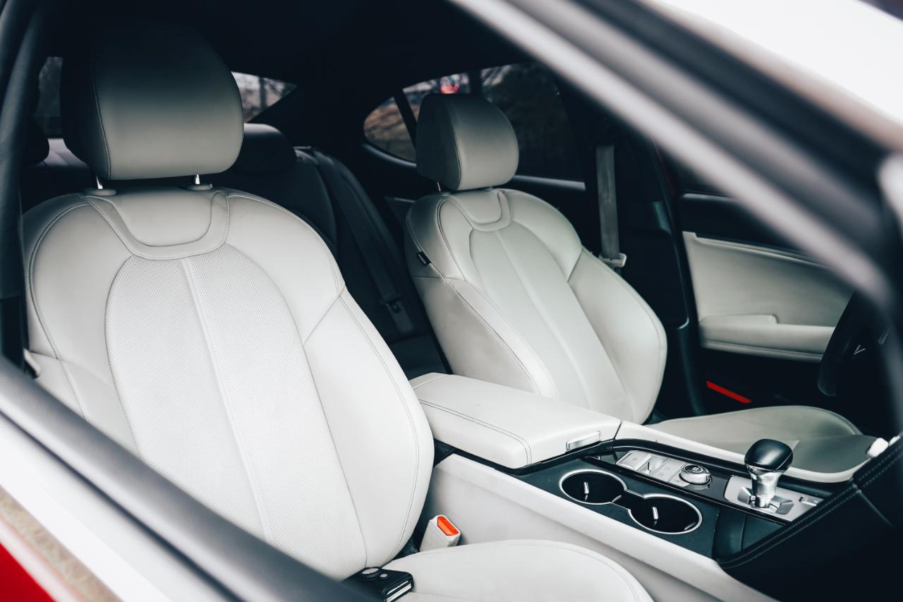 Genesis G70 2.0T AWD 2023