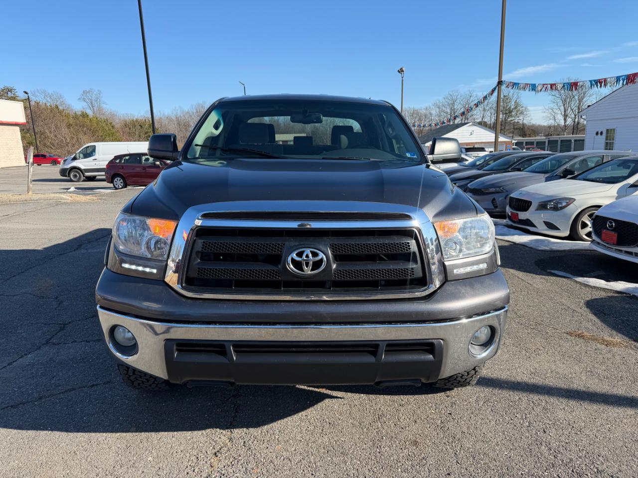 Toyota Tundra 4WD Truck Double Cab 5.7L FFV V8 6-Spd AT (Natl) 2013