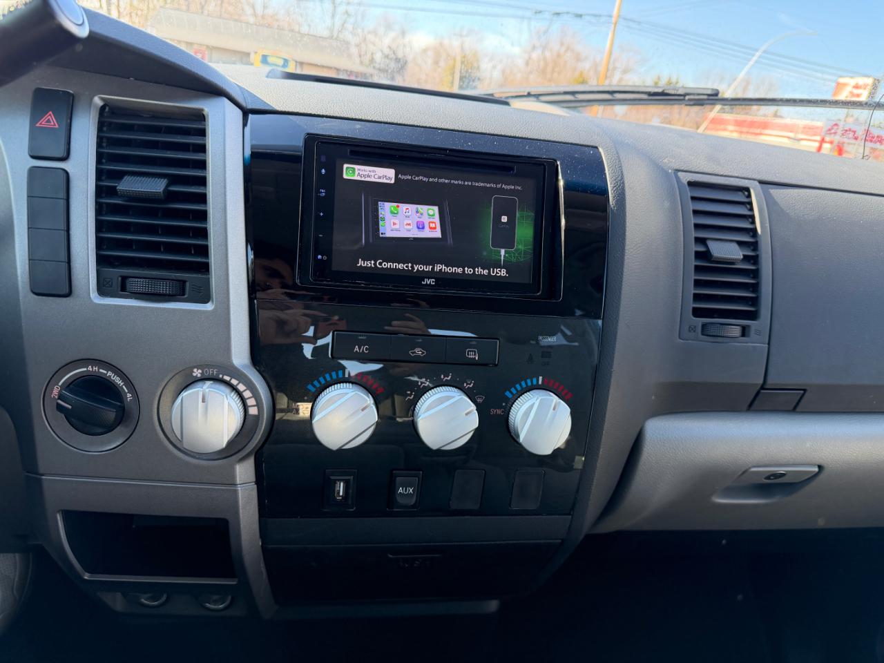 Toyota Tundra 4WD Truck Double Cab 5.7L FFV V8 6-Spd AT (Natl) 2013