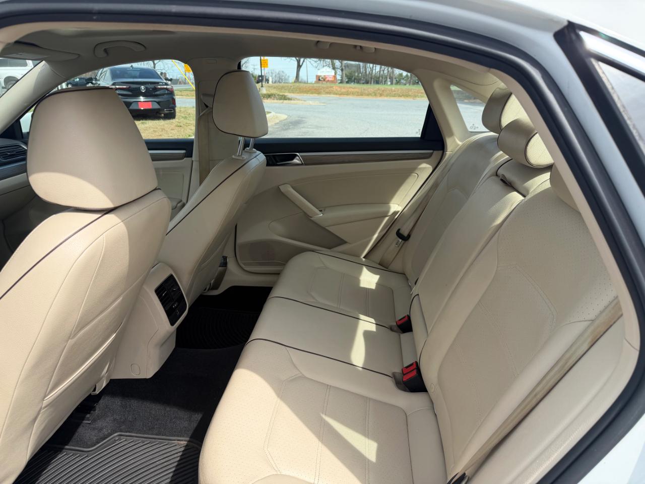 Volkswagen Passat 1.8T SE Auto 2017