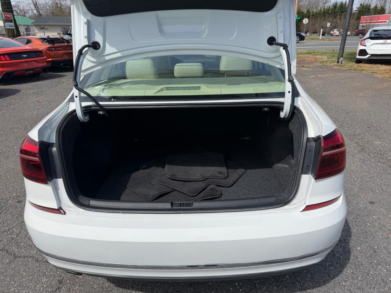 Volkswagen Passat 1.8T SE Auto 2017