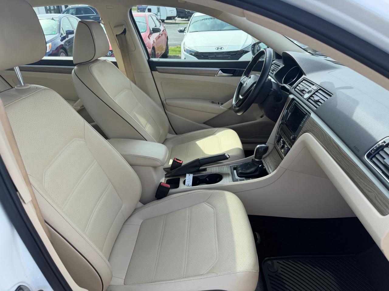 Volkswagen Passat 1.8T SE Auto 2017