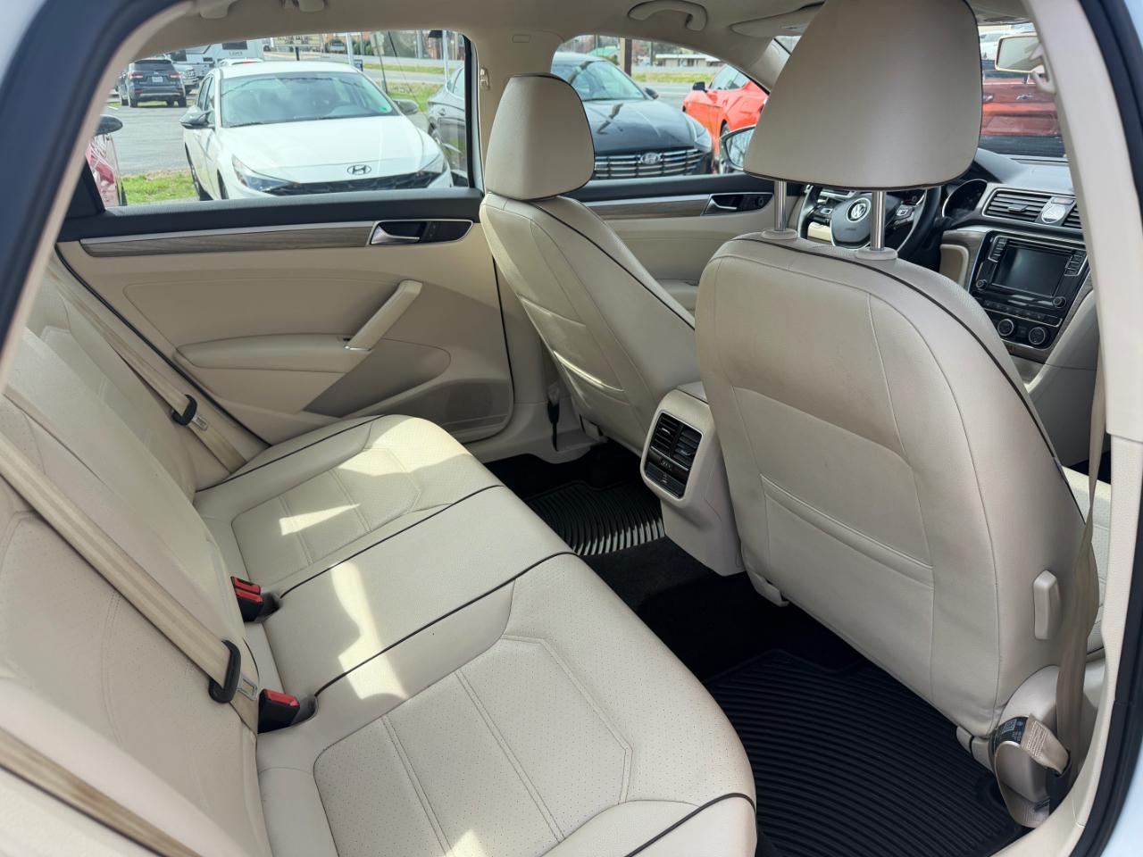 Volkswagen Passat 1.8T SE Auto 2017