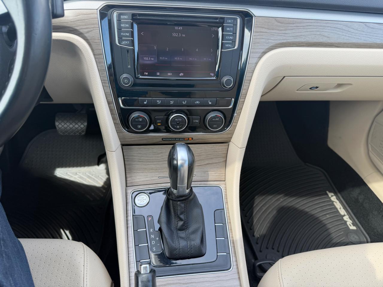 Volkswagen Passat 1.8T SE Auto 2017