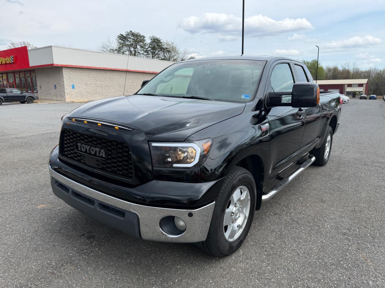 Toyota Tundra 2WD Double 145.7" 5.7L V8 SR5 (Natl 2007