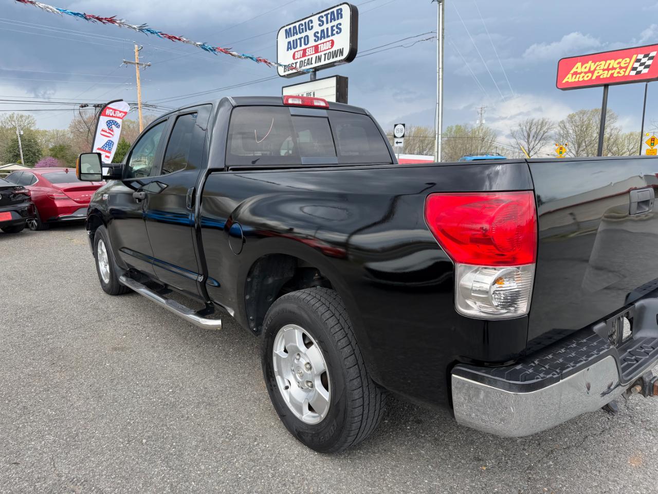 Toyota Tundra 2WD Double 145.7" 5.7L V8 SR5 (Natl 2007