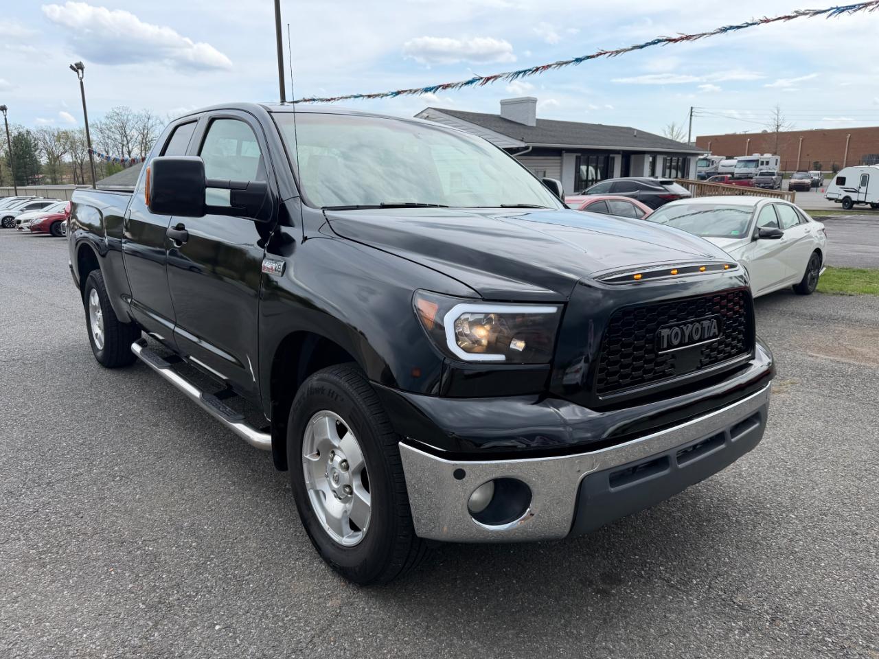 Toyota Tundra 2WD Double 145.7" 5.7L V8 SR5 (Natl 2007