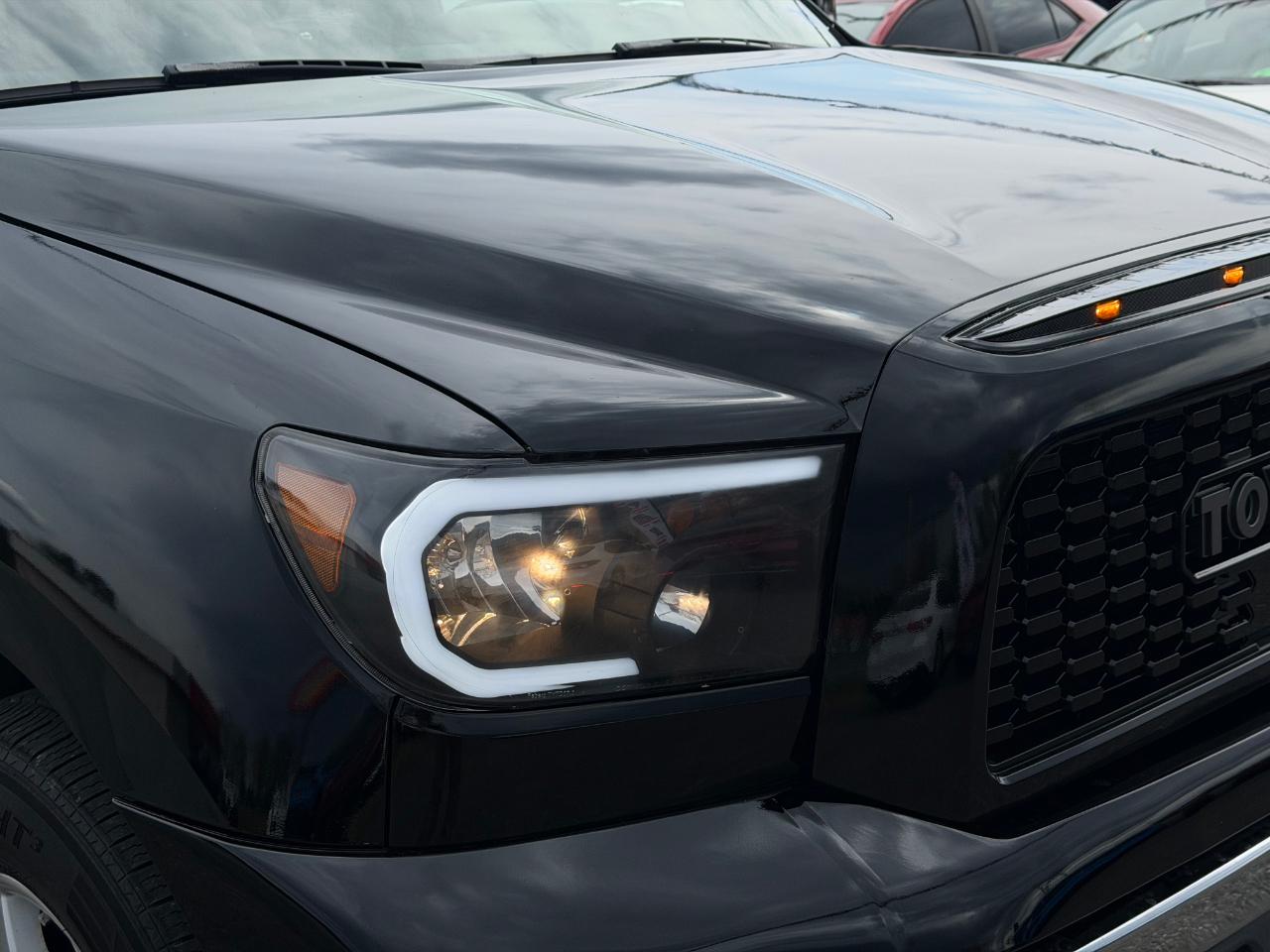 Toyota Tundra 2WD Double 145.7" 5.7L V8 SR5 (Natl 2007