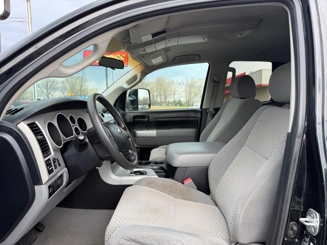 Toyota Tundra 2WD Double 145.7" 5.7L V8 SR5 (Natl 2007