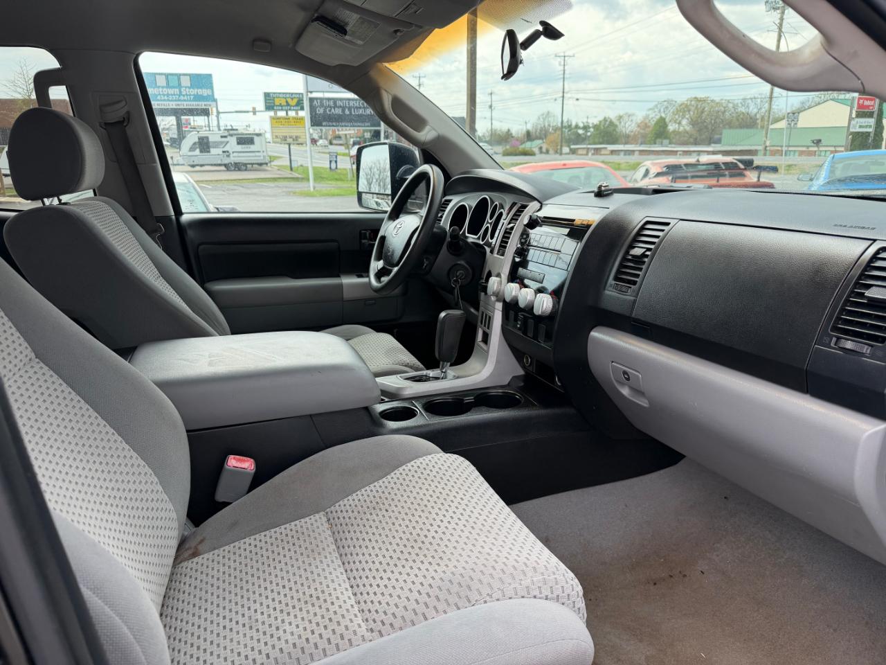 Toyota Tundra 2WD Double 145.7" 5.7L V8 SR5 (Natl 2007