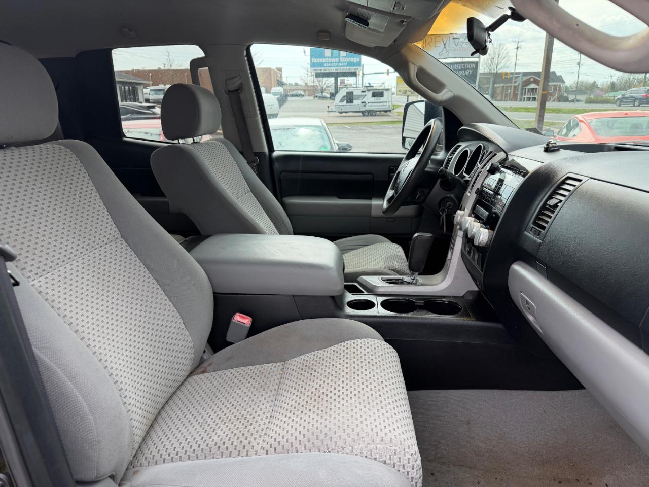 Toyota Tundra 2WD Double 145.7" 5.7L V8 SR5 (Natl 2007