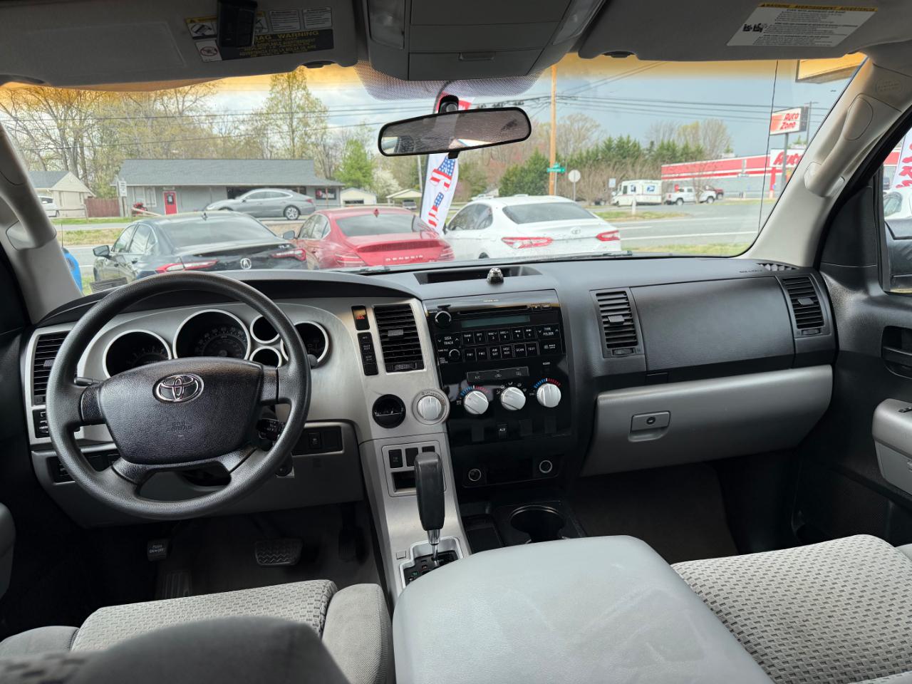 Toyota Tundra 2WD Double 145.7" 5.7L V8 SR5 (Natl 2007