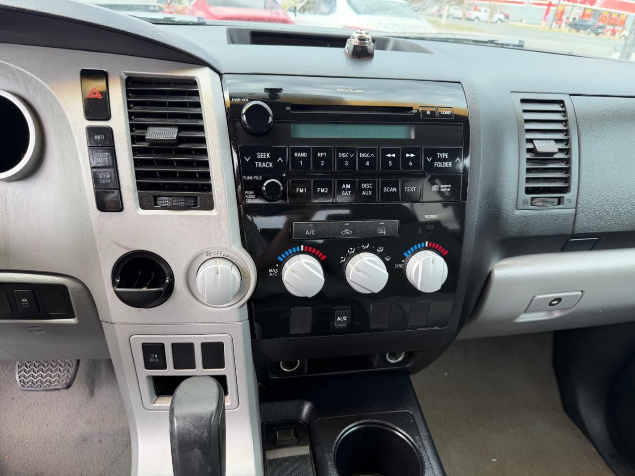 Toyota Tundra 2WD Double 145.7" 5.7L V8 SR5 (Natl 2007