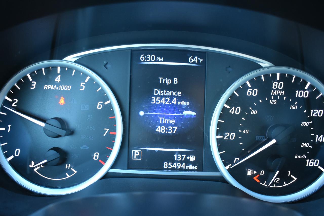 Nissan Sentra 4dr Sdn I4 CVT SR 2016