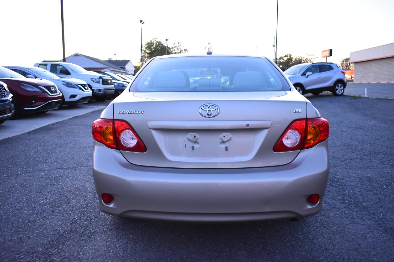 Toyota Corolla 4dr Sdn Man (Natl) 2010