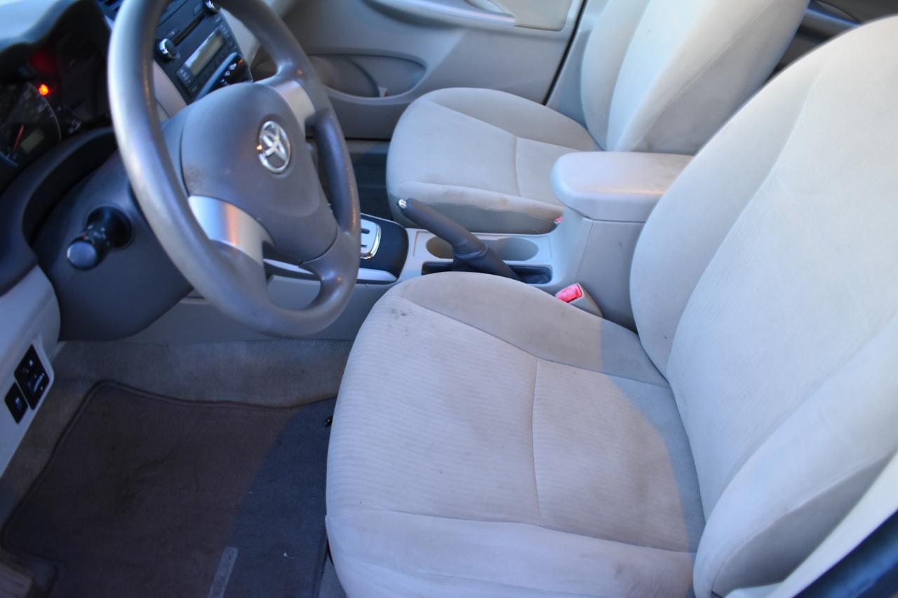 Toyota Corolla 4dr Sdn Man (Natl) 2010