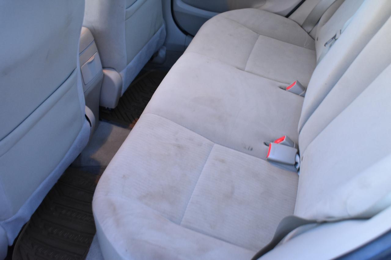 Toyota Corolla 4dr Sdn Man (Natl) 2010