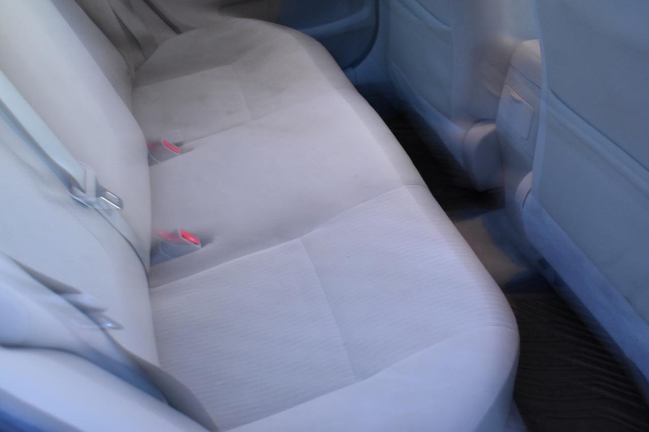 Toyota Corolla 4dr Sdn Man (Natl) 2010