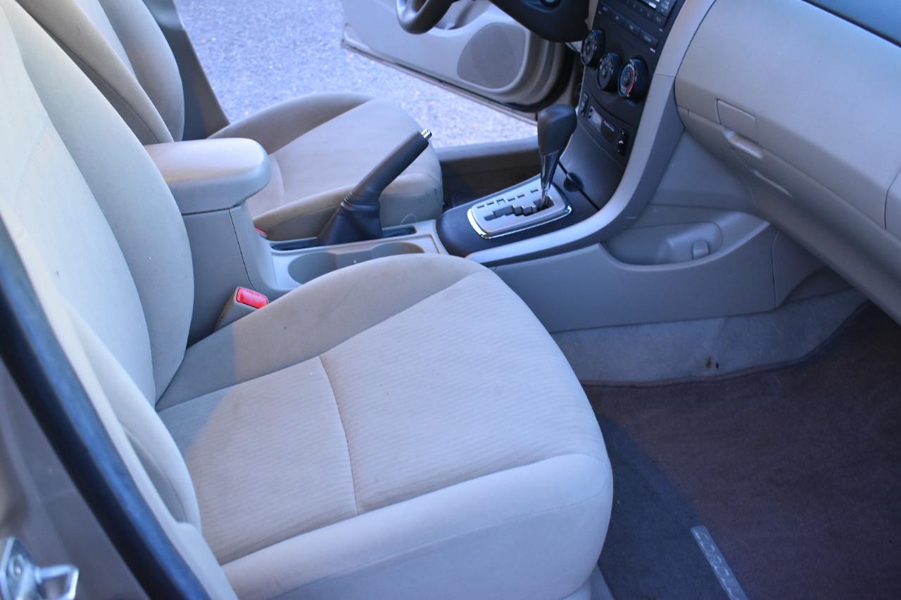 Toyota Corolla 4dr Sdn Man (Natl) 2010