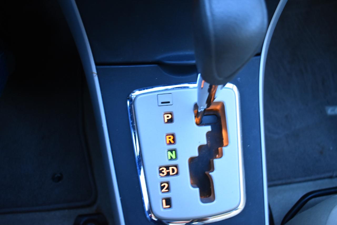 Toyota Corolla 4dr Sdn Man (Natl) 2010