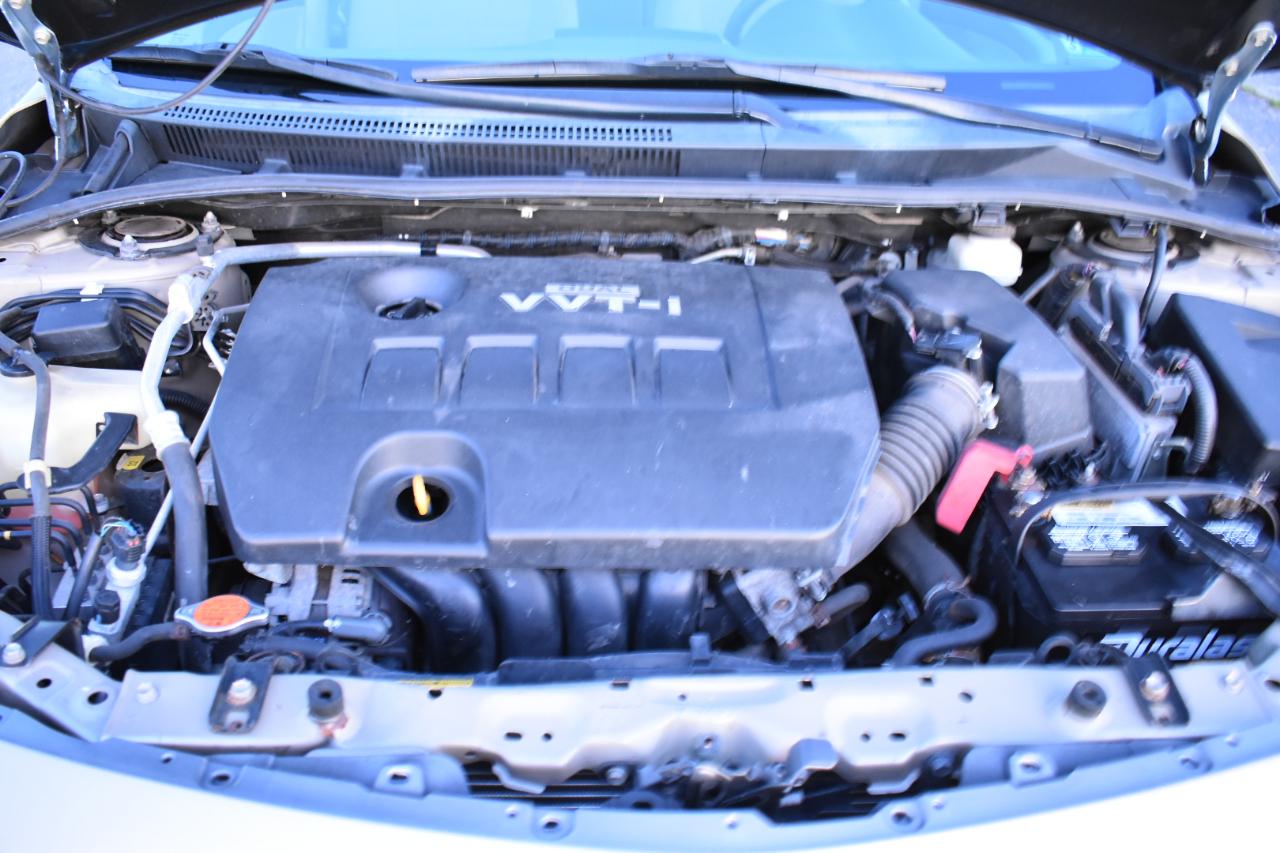 Toyota Corolla 4dr Sdn Man (Natl) 2010