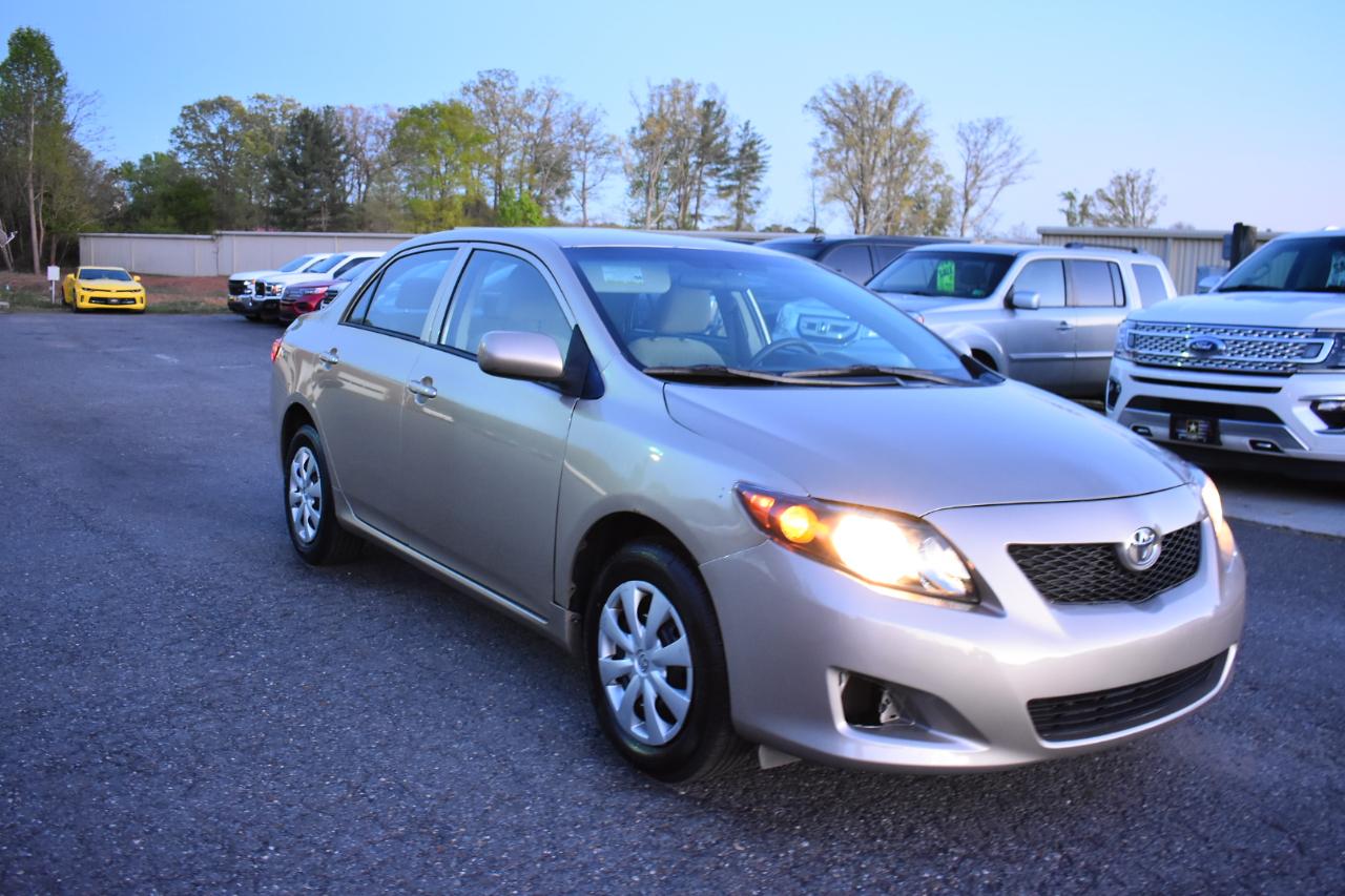 Toyota Corolla 4dr Sdn Man (Natl) 2010