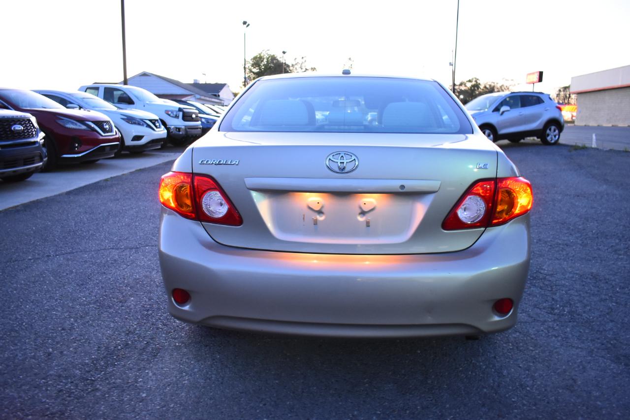 Toyota Corolla 4dr Sdn Man (Natl) 2010