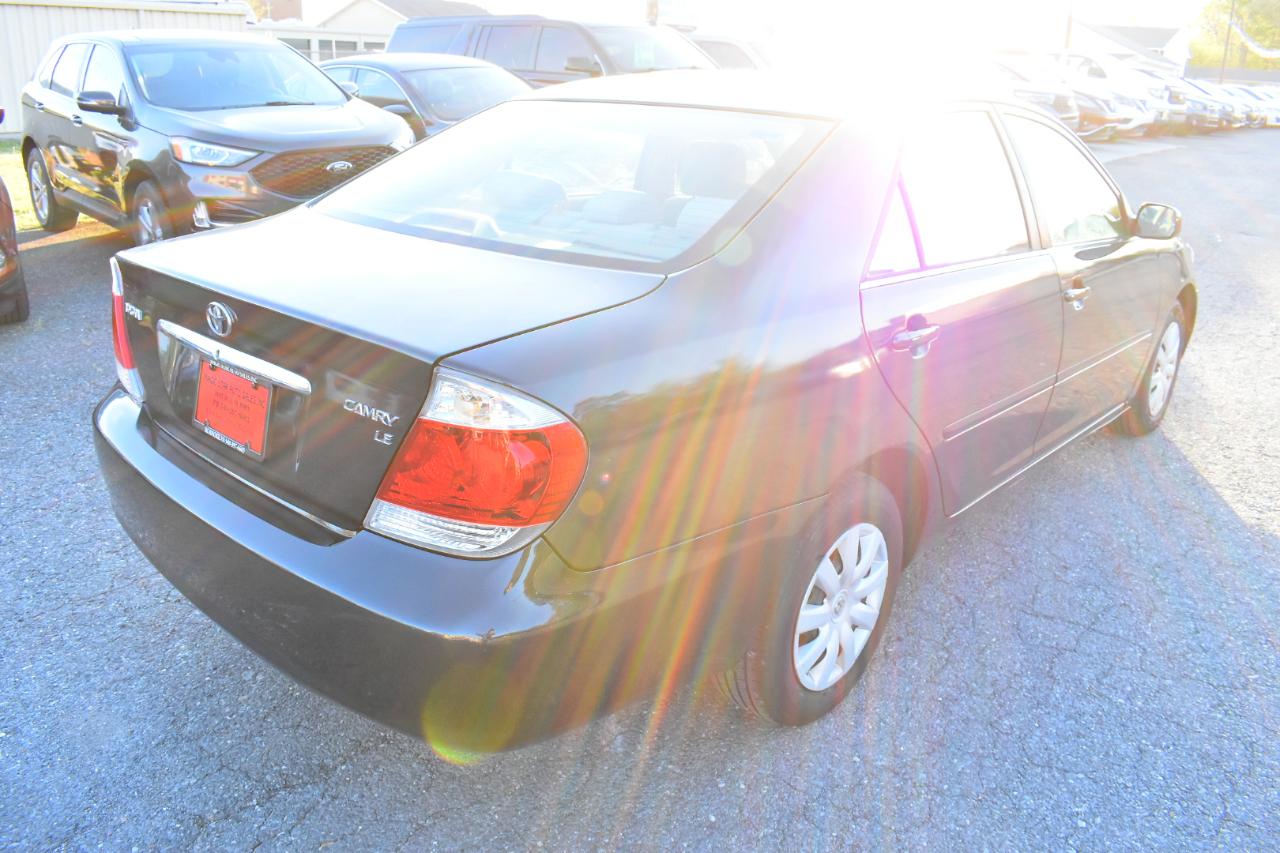 Toyota Camry 4dr Sdn XLE Auto (Natl) 2005