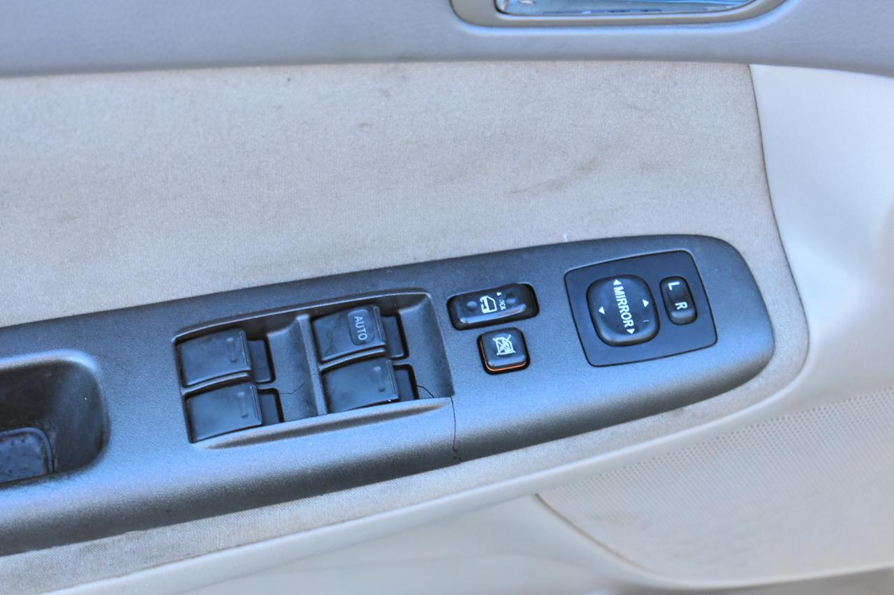 Toyota Camry 4dr Sdn XLE Auto (Natl) 2005