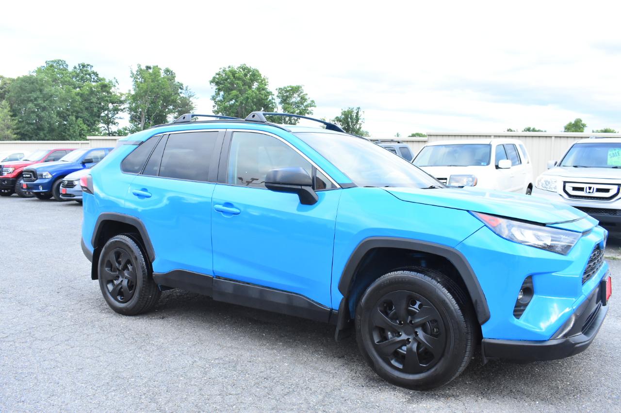 Toyota RAV4 LE FWD (Natl) 2020