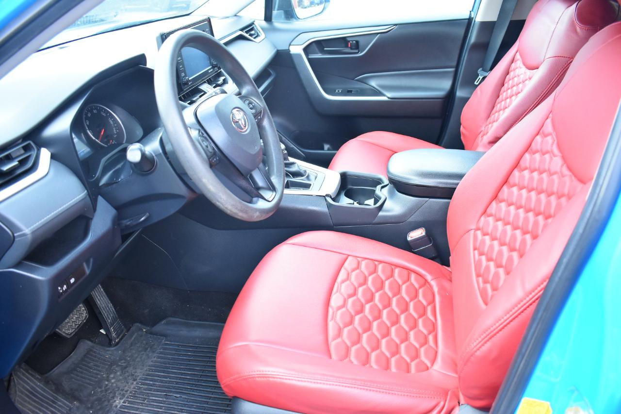 Toyota RAV4 LE FWD (Natl) 2020
