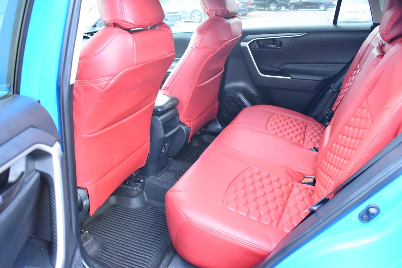 Toyota RAV4 LE FWD (Natl) 2020