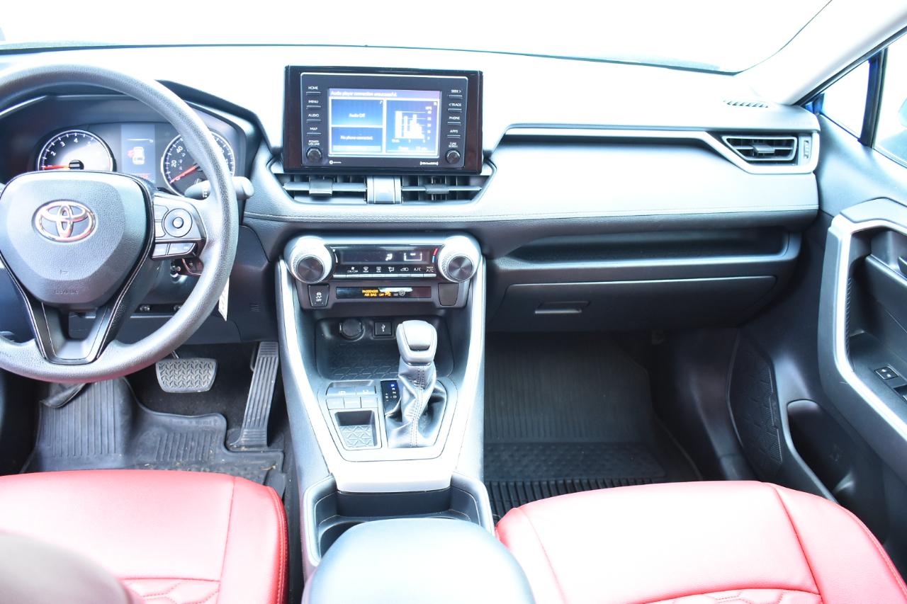 Toyota RAV4 LE FWD (Natl) 2020