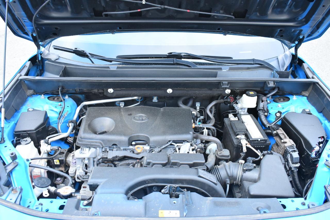 Toyota RAV4 LE FWD (Natl) 2020