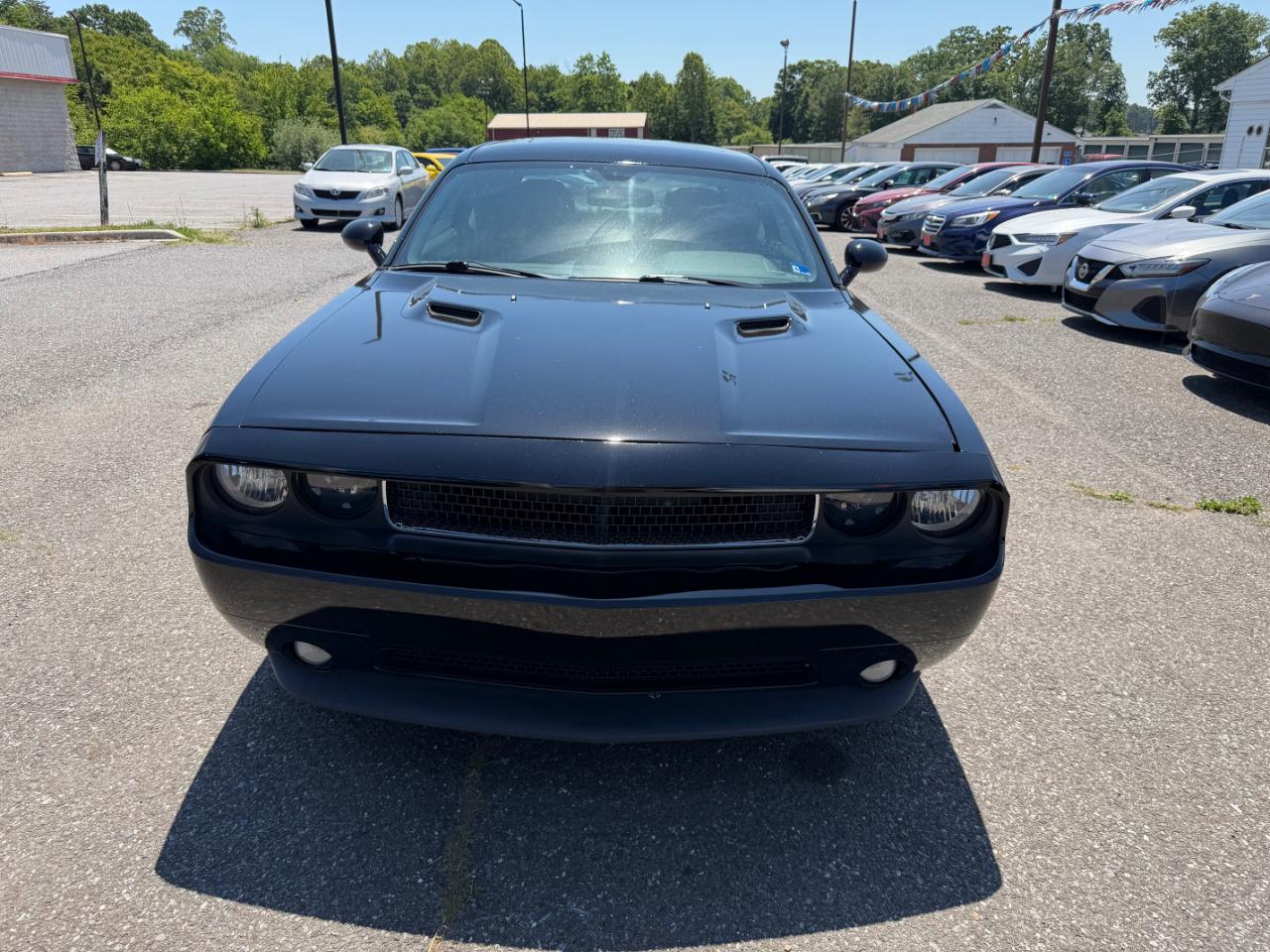 Dodge Challenger 2dr Cpe SXT Plus 2012