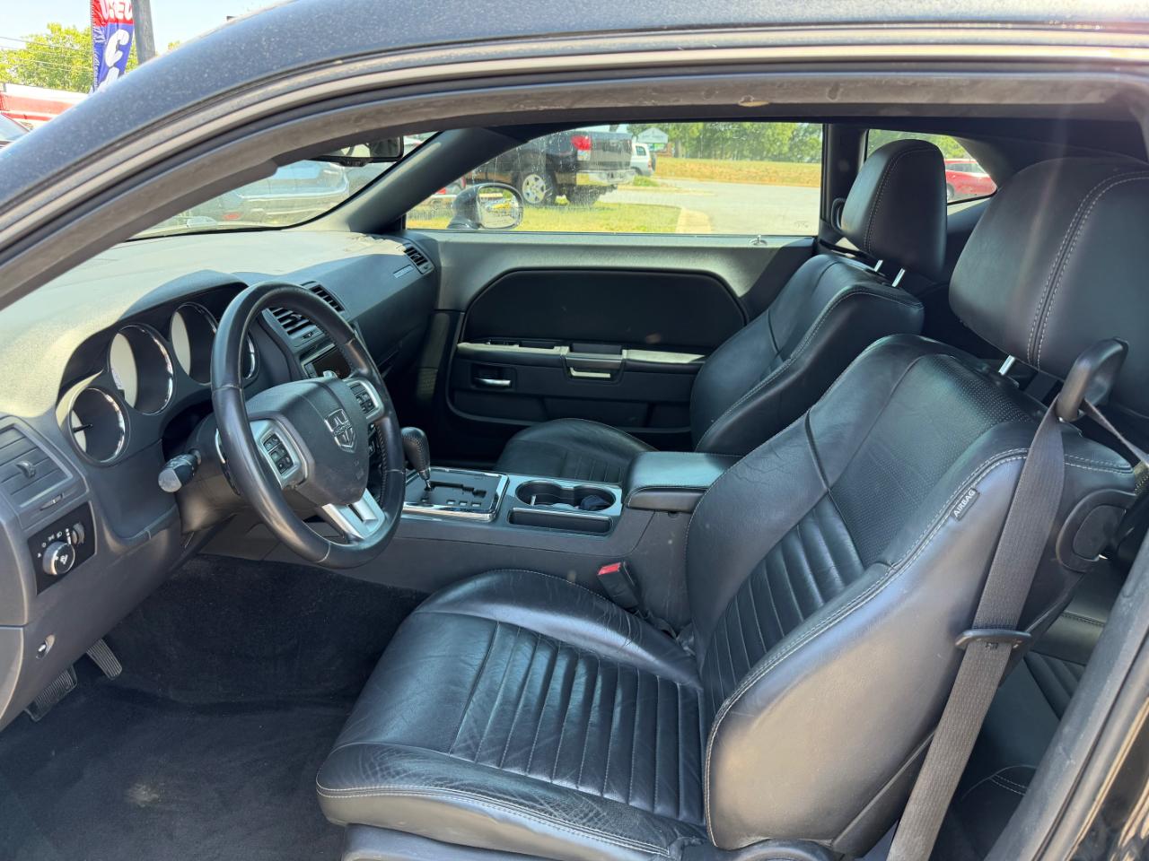 Dodge Challenger 2dr Cpe SXT Plus 2012