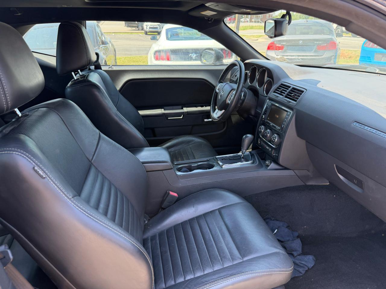 Dodge Challenger 2dr Cpe SXT Plus 2012