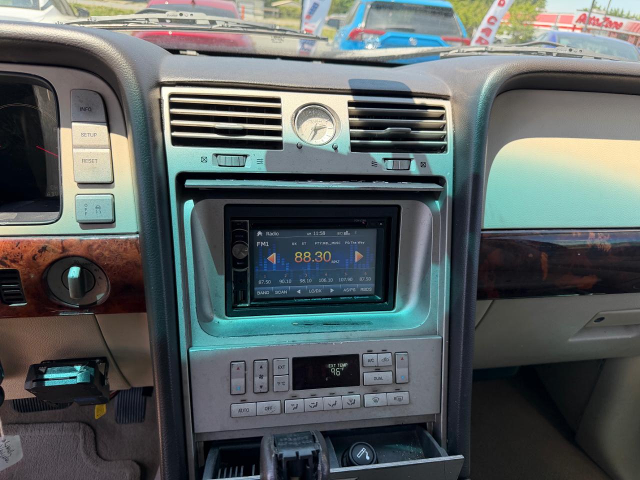 Lincoln Navigator 4WD Ultimate 2003