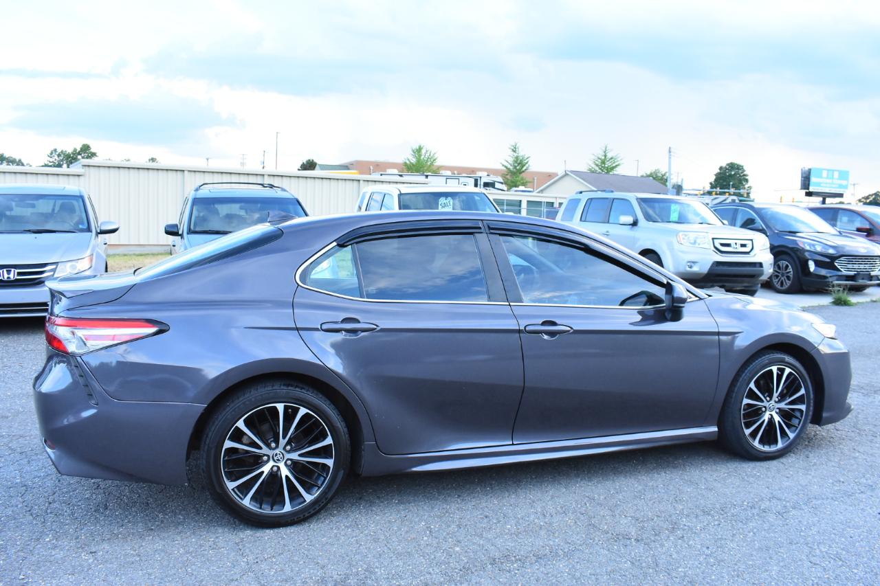 Toyota Camry XLE Auto (Natl) 2019