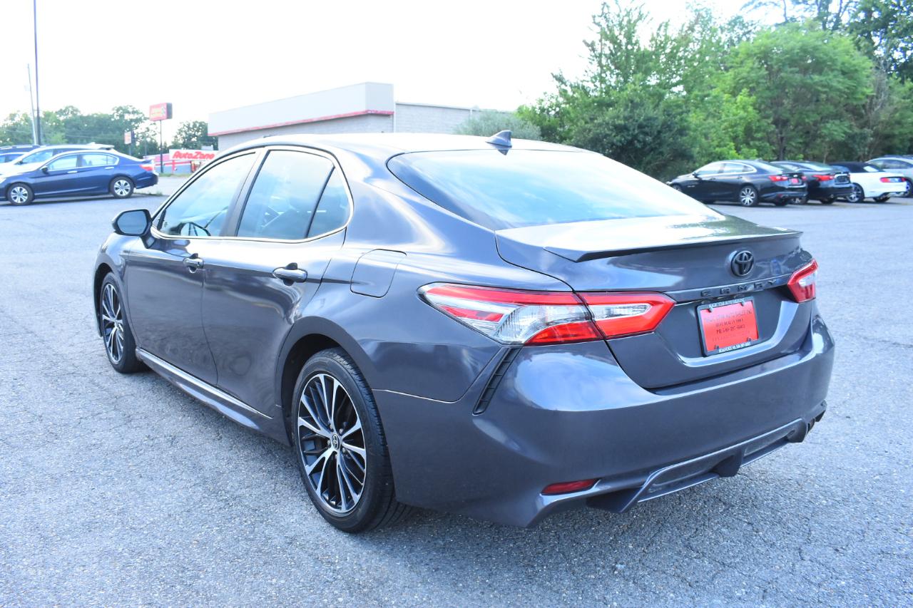 Toyota Camry XLE Auto (Natl) 2019