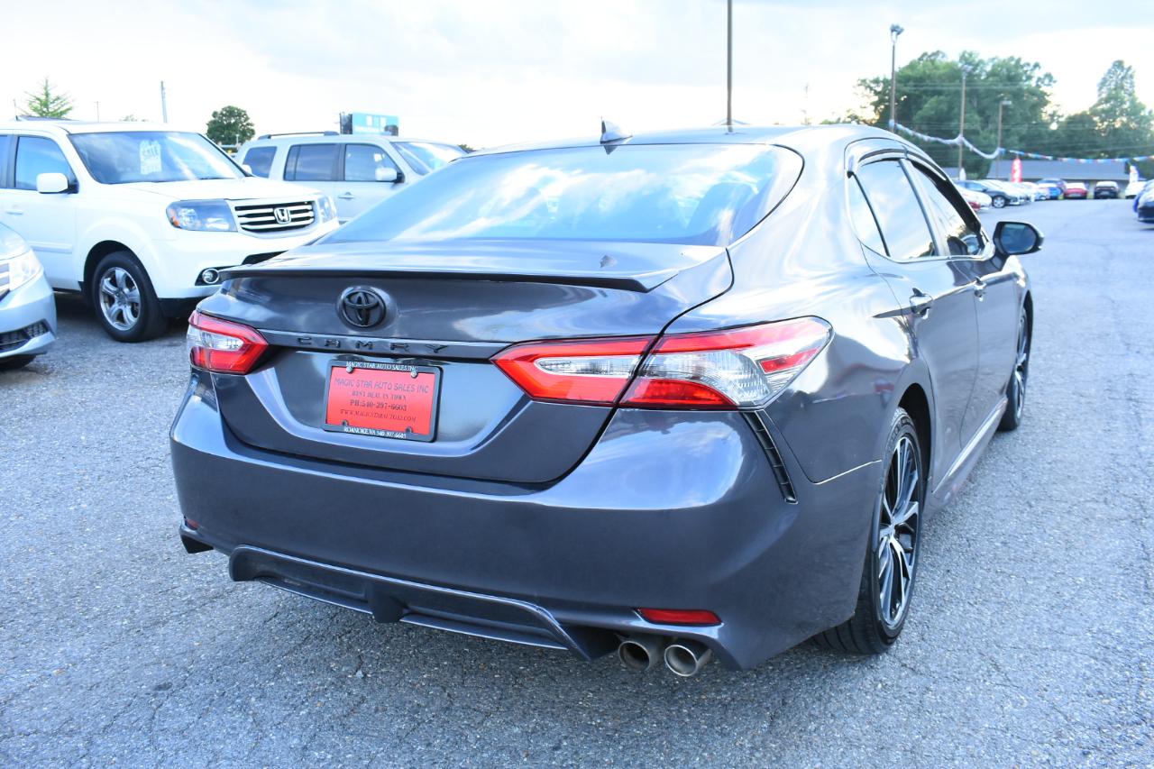 Toyota Camry XLE Auto (Natl) 2019