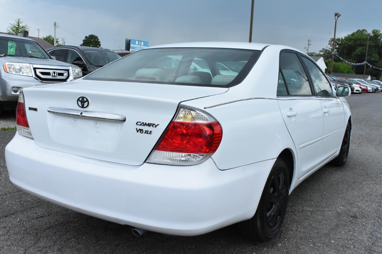Toyota Camry 4dr Sdn XLE Auto (Natl) 2006