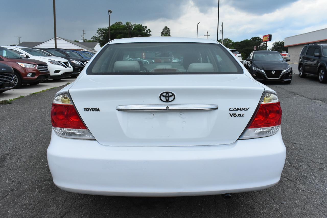 Toyota Camry 4dr Sdn XLE Auto (Natl) 2006
