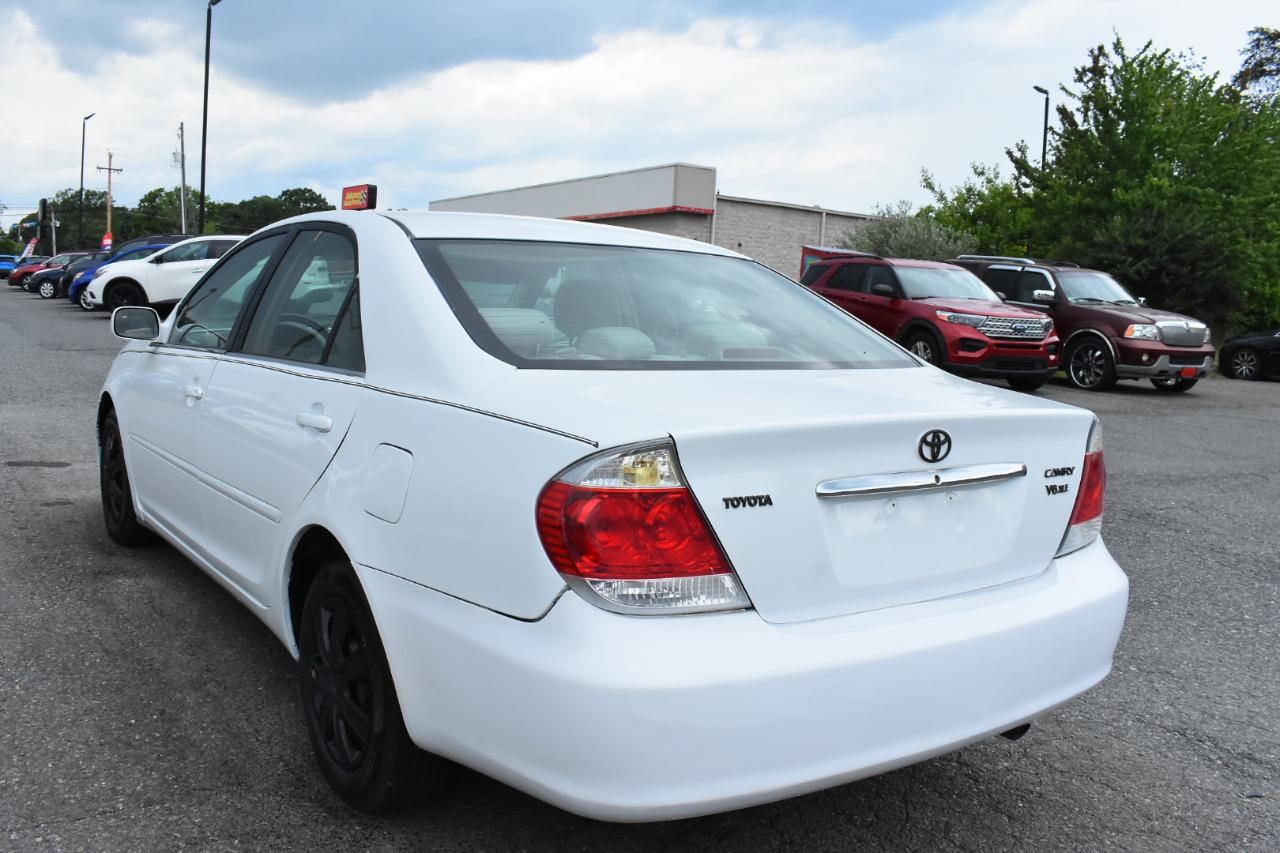 Toyota Camry 4dr Sdn XLE Auto (Natl) 2006
