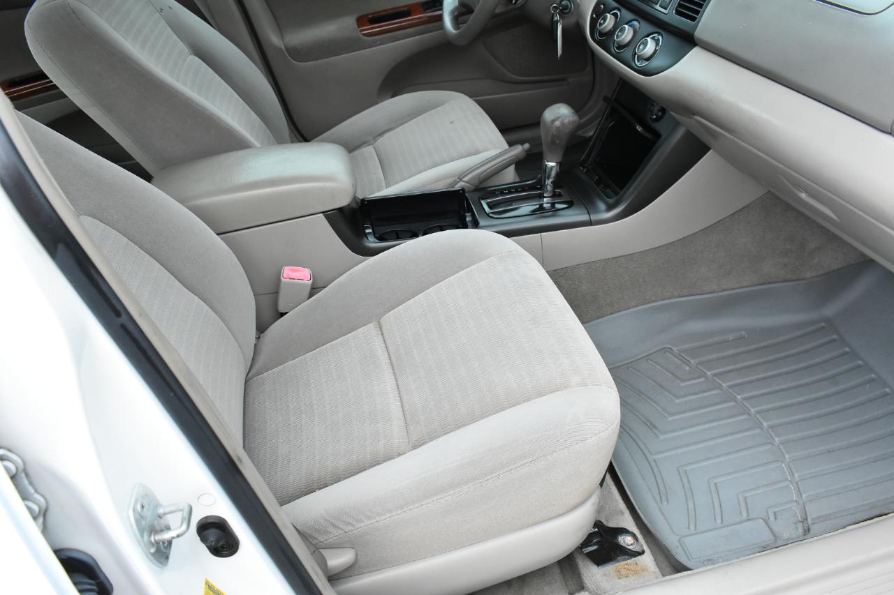 Toyota Camry 4dr Sdn XLE Auto (Natl) 2006