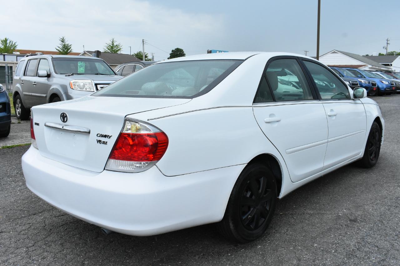 Toyota Camry 4dr Sdn XLE Auto (Natl) 2006